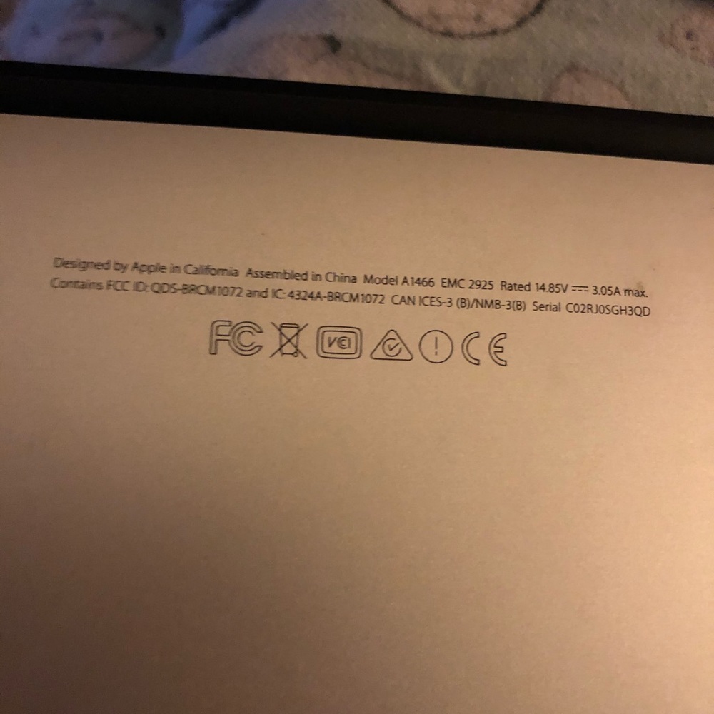 MacBook Air computer barely used fully function - Picture 3 of 3
